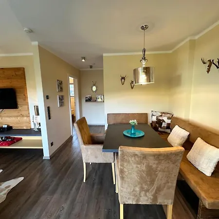 Apartman Residenz Max Mit Eigenem Garten In Seefeld